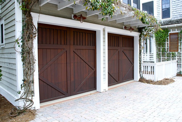 dřevěná garážová vrata.jpg